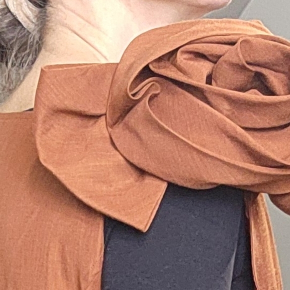 Perfect accent top😍 - Picture 7 of 16